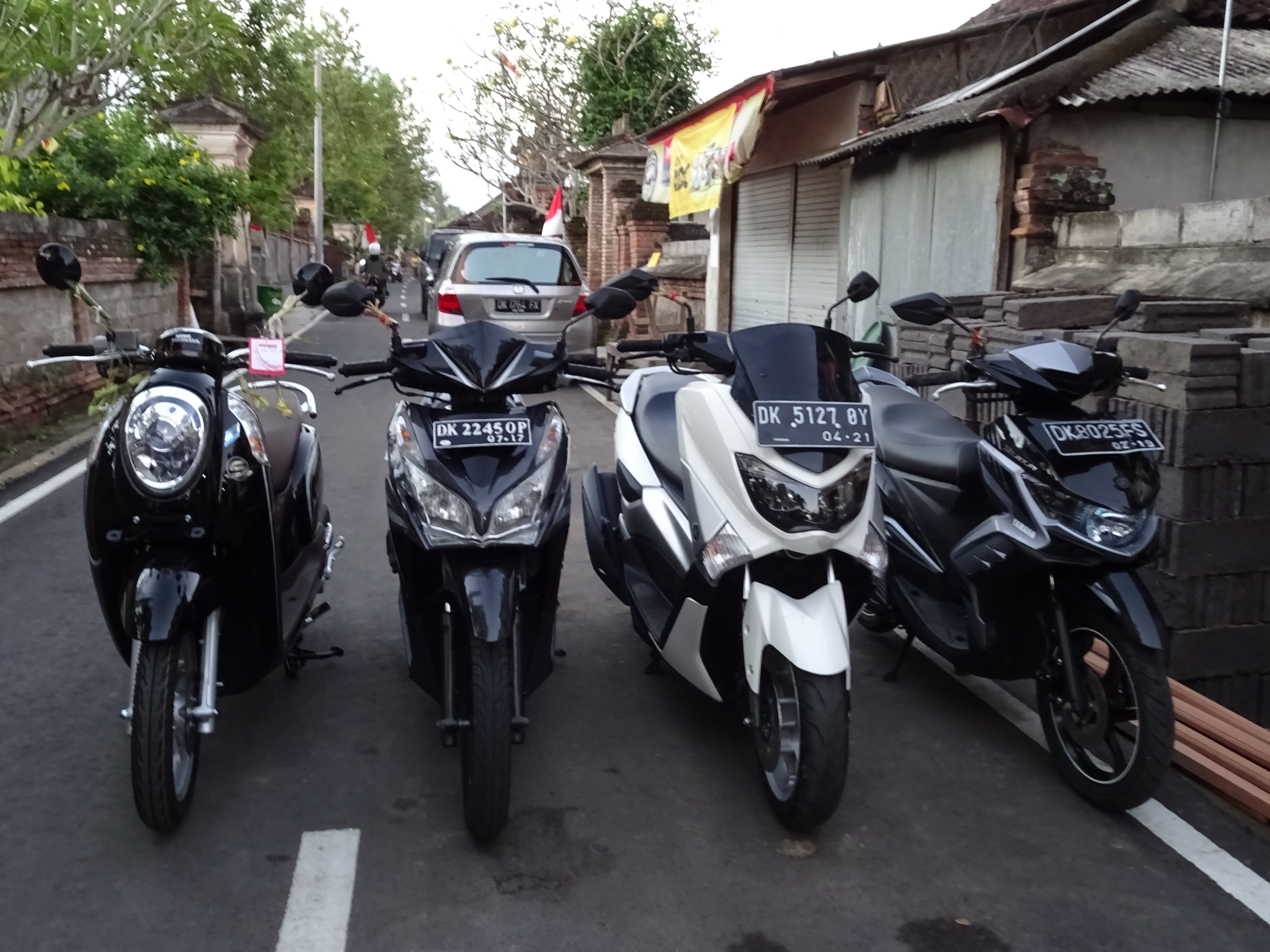 Nmax Modif Bali. Sewa Skuter dengan Kadek Local Bali Tours